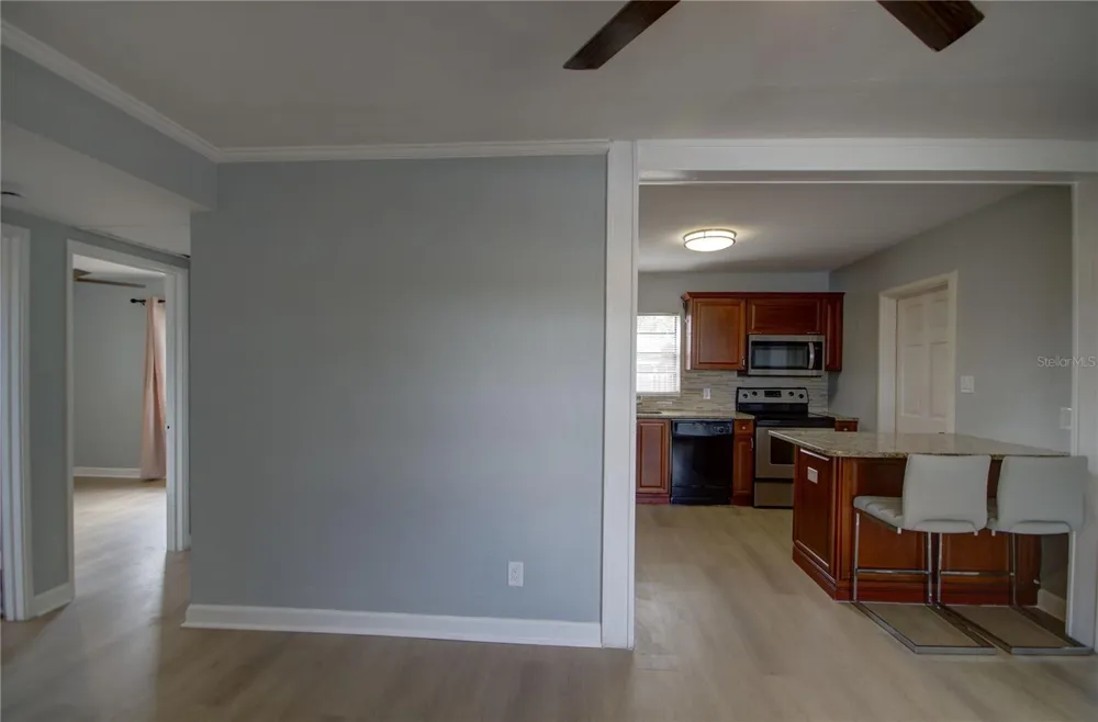 820 86TH AVENUE St Petersburg, FL 33702