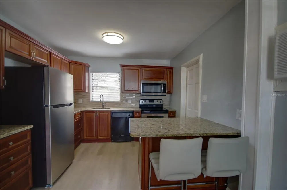 820 86TH AVENUE St Petersburg, FL 33702