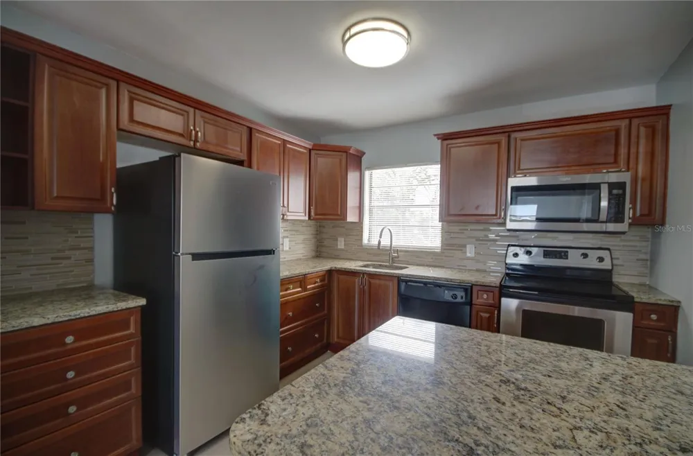 820 86TH AVENUE St Petersburg, FL 33702