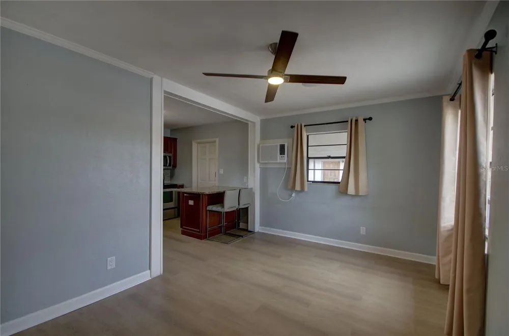 820 86TH AVENUE St Petersburg, FL 33702