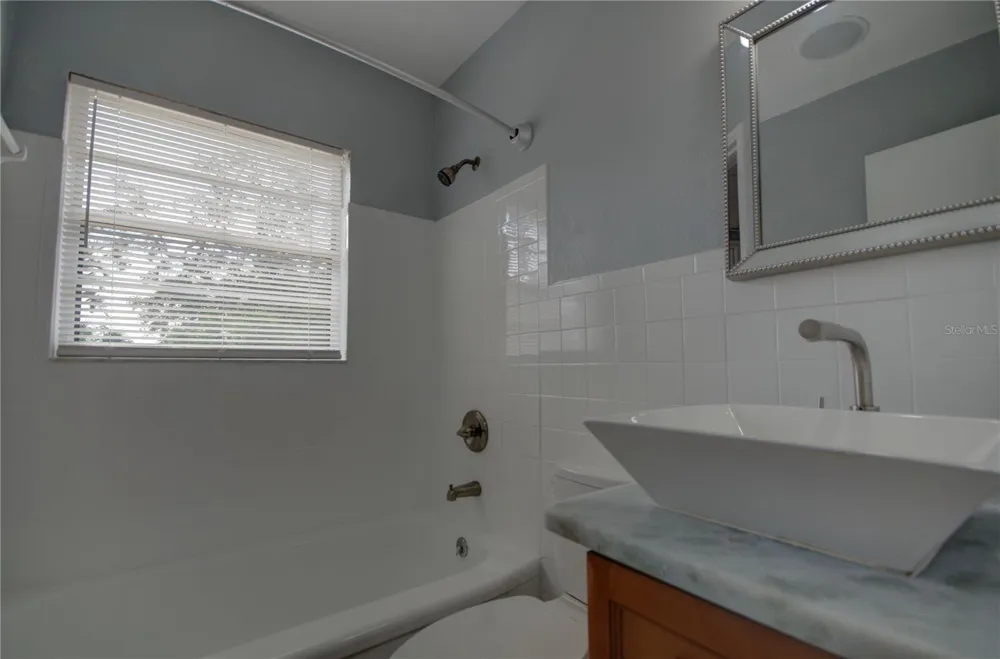 820 86TH AVENUE St Petersburg, FL 33702