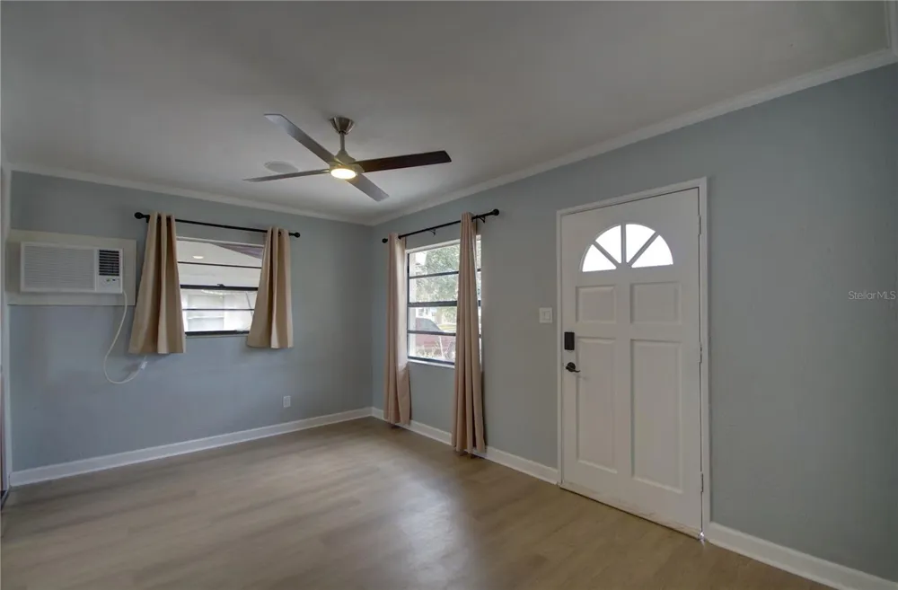 820 86TH AVENUE St Petersburg, FL 33702