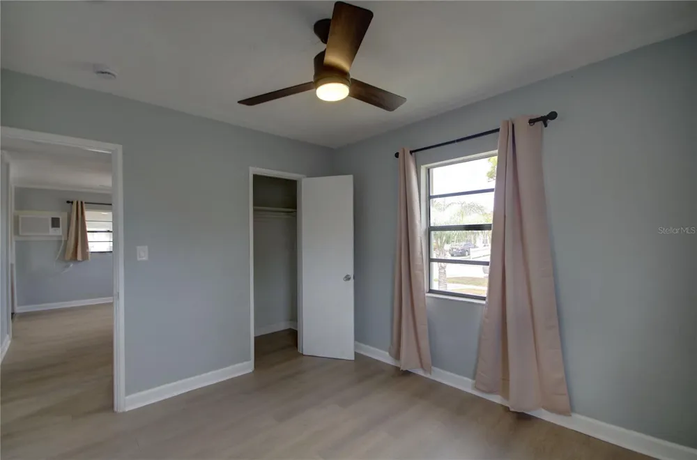 820 86TH AVENUE St Petersburg, FL 33702