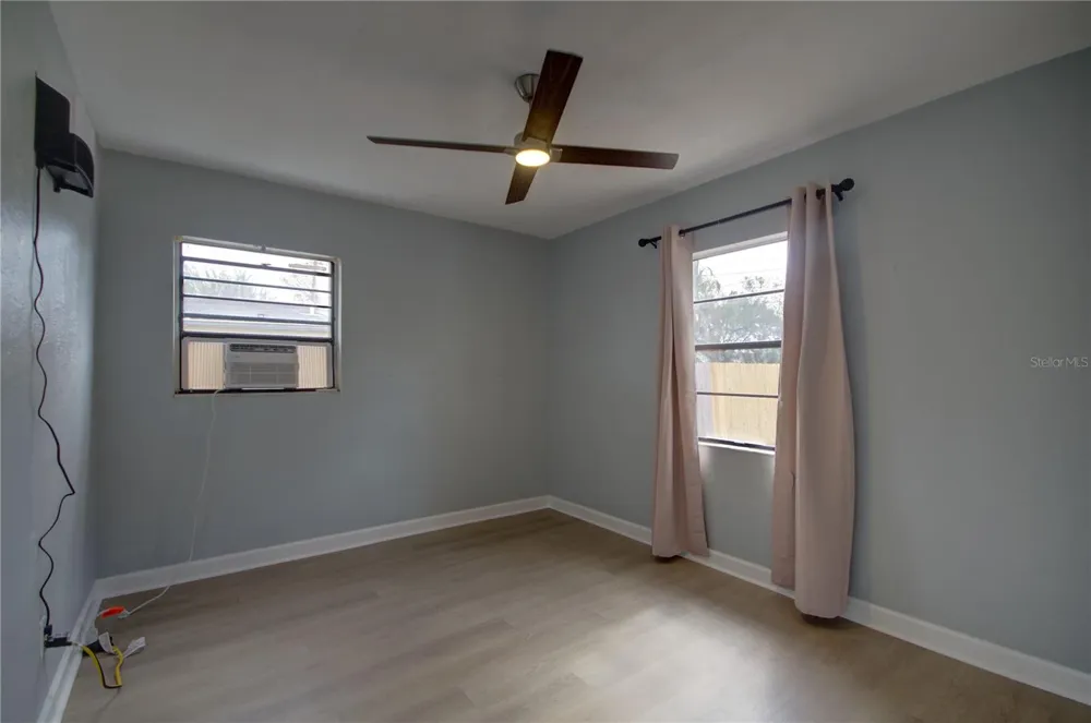 820 86TH AVENUE St Petersburg, FL 33702