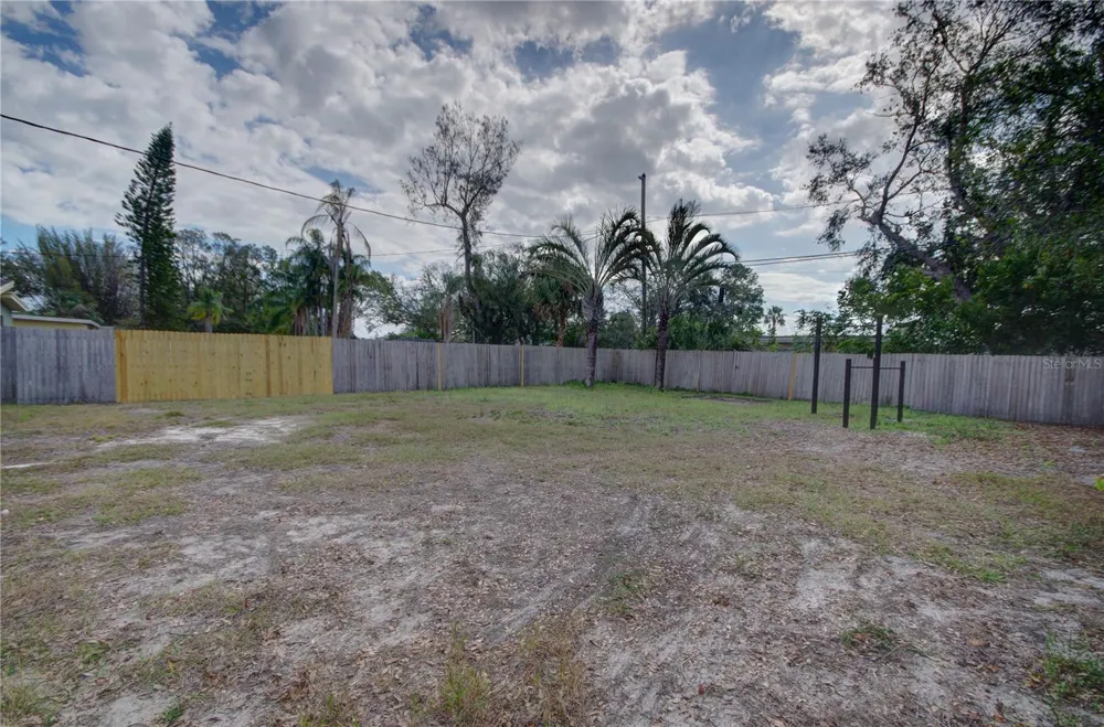 820 86TH AVENUE St Petersburg, FL 33702
