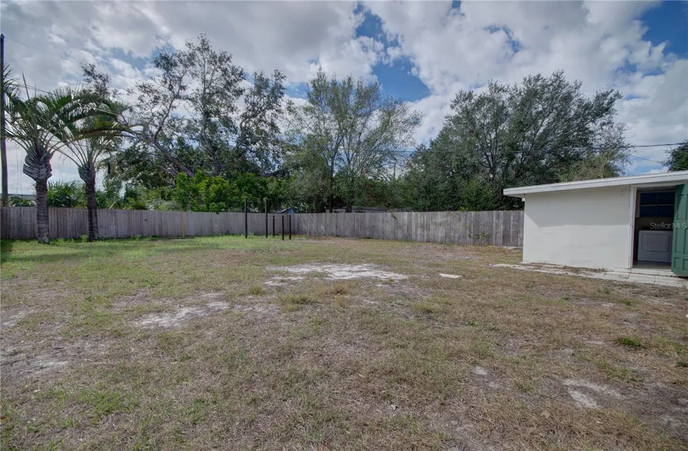 820 86TH AVENUE St Petersburg, FL 33702
