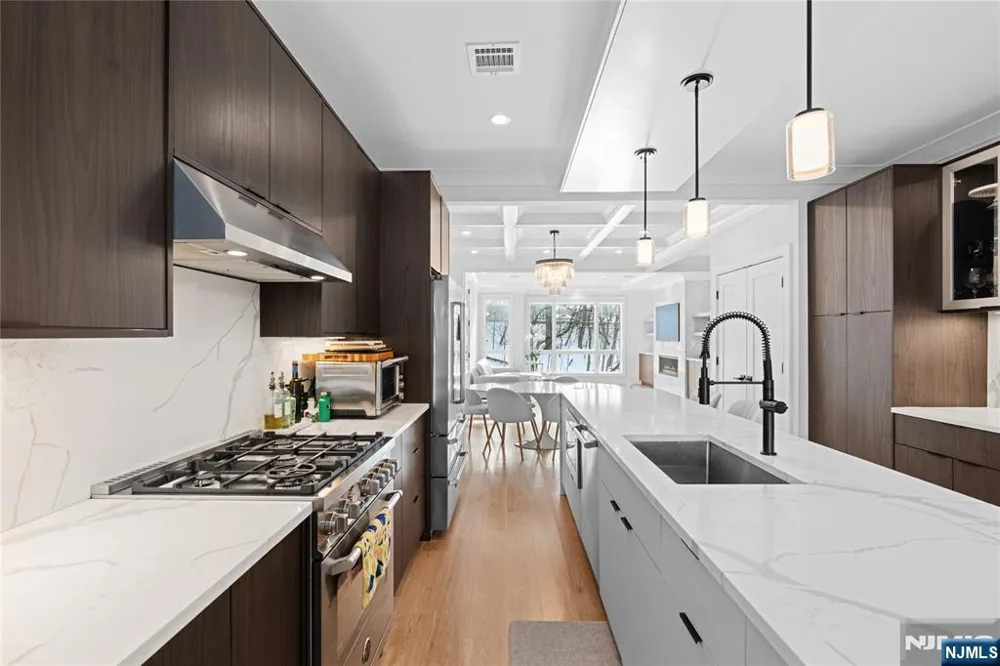 217 5th Street B Palisades Park, NJ 07650