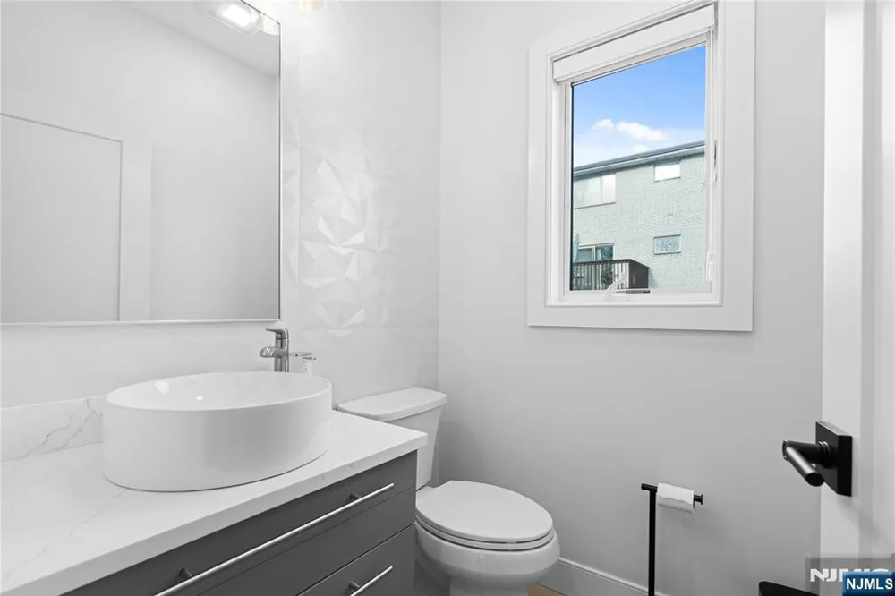 217 5th Street B Palisades Park, NJ 07650