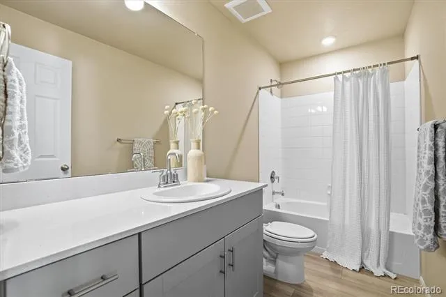 5685 Vivian Street Arvada, CO 80002