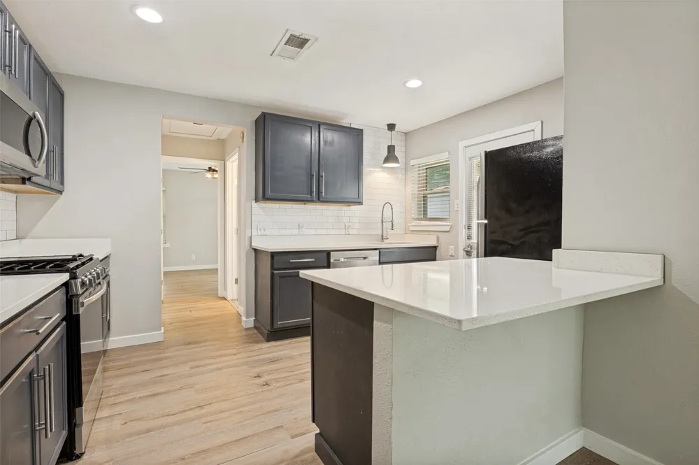 408 Oak Cliff Boulevard #408 & 410 Dallas, TX 75208