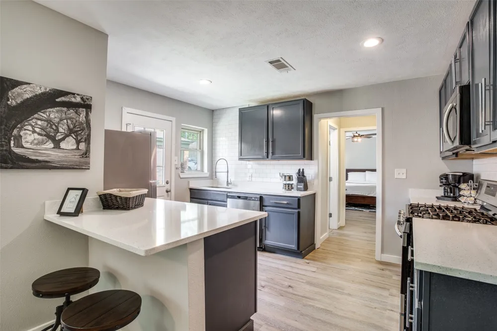 408 Oak Cliff Boulevard #408 & 410 Dallas, TX 75208