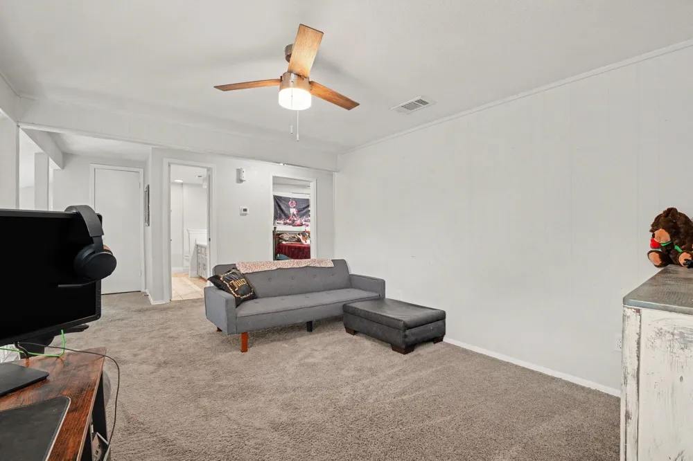 3217 Knights Haven Lane Garland, TX 75044