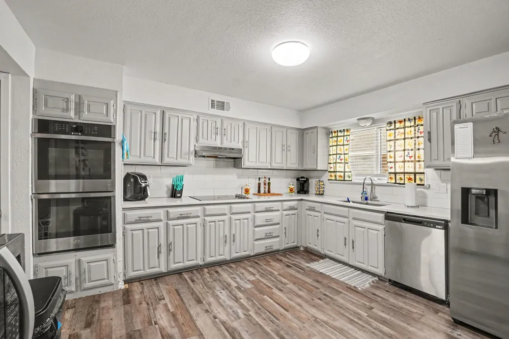 3217 Knights Haven Lane Garland, TX 75044