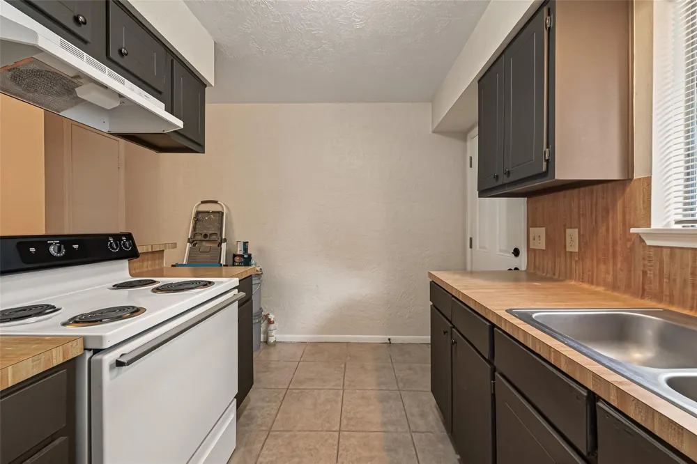 2214 Buchanan Drive Baytown, TX 77520