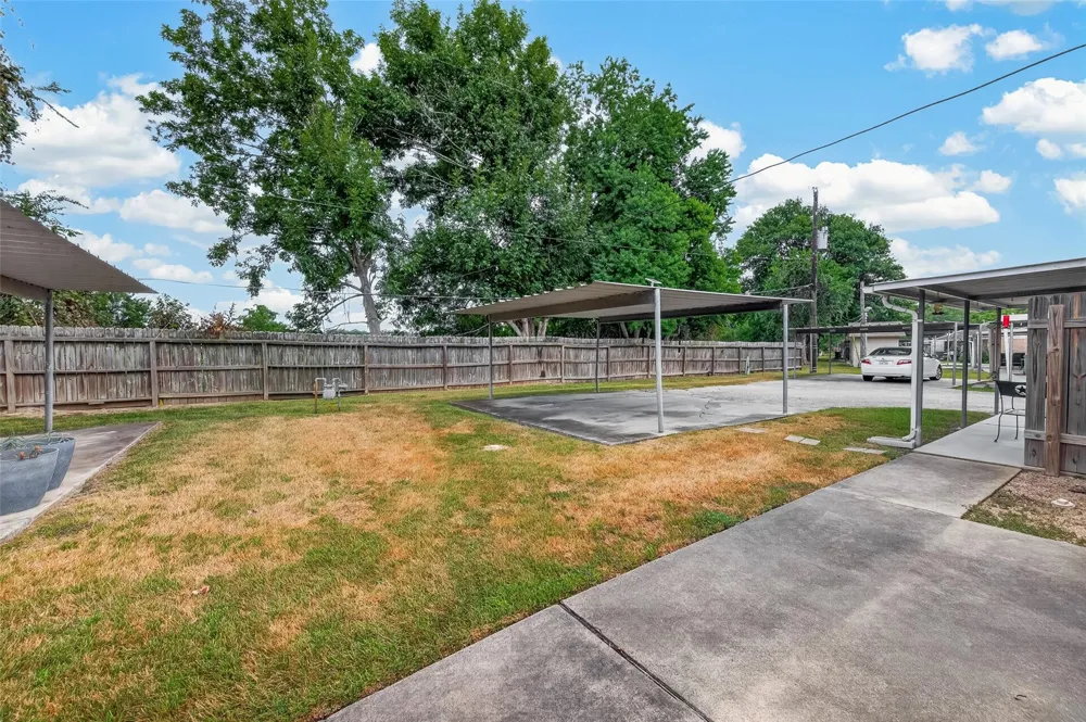 2214 Buchanan Drive Baytown, TX 77520