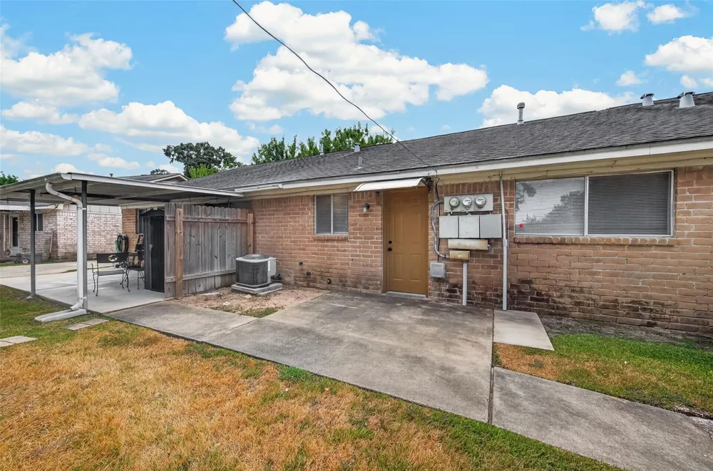 2214 Buchanan Drive Baytown, TX 77520