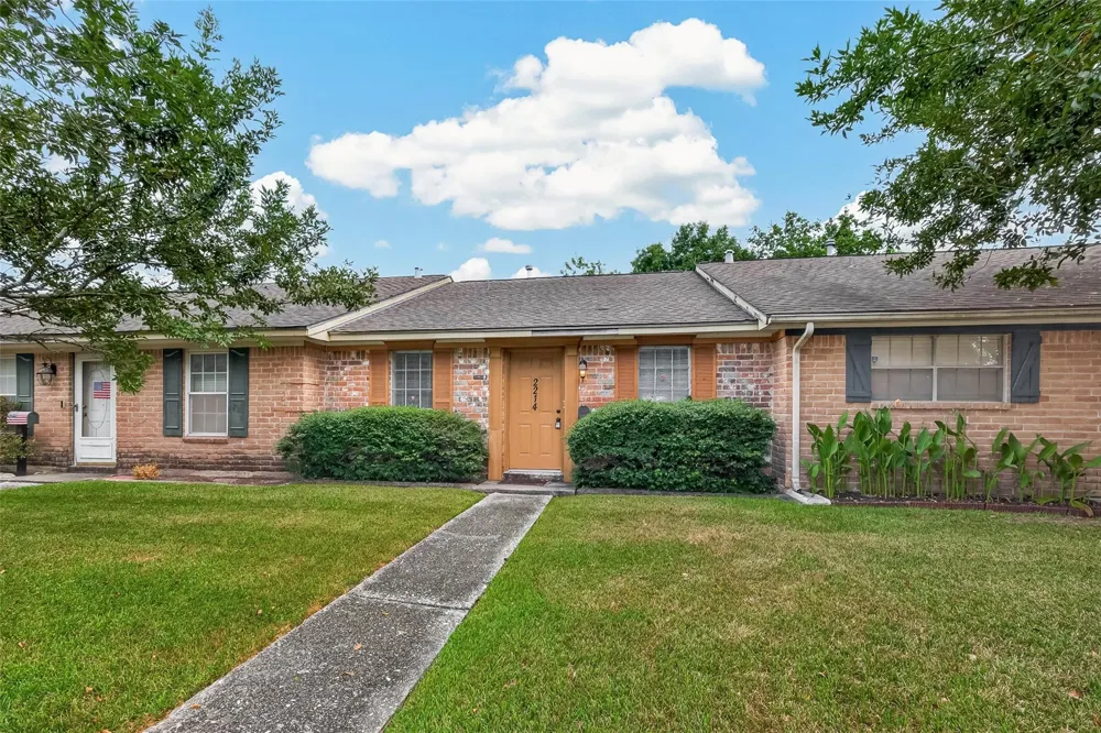 2214 Buchanan Drive Baytown, TX 77520
