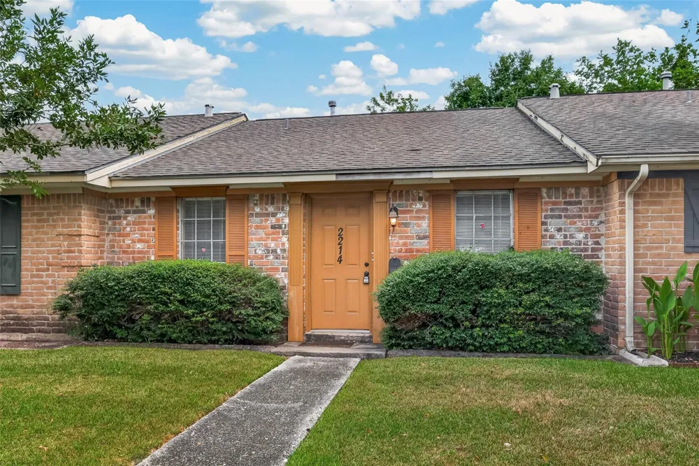 2214 Buchanan Drive Baytown, TX 77520