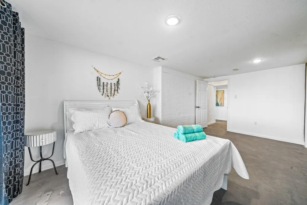815 5th Street Dickinson, TX 77539
