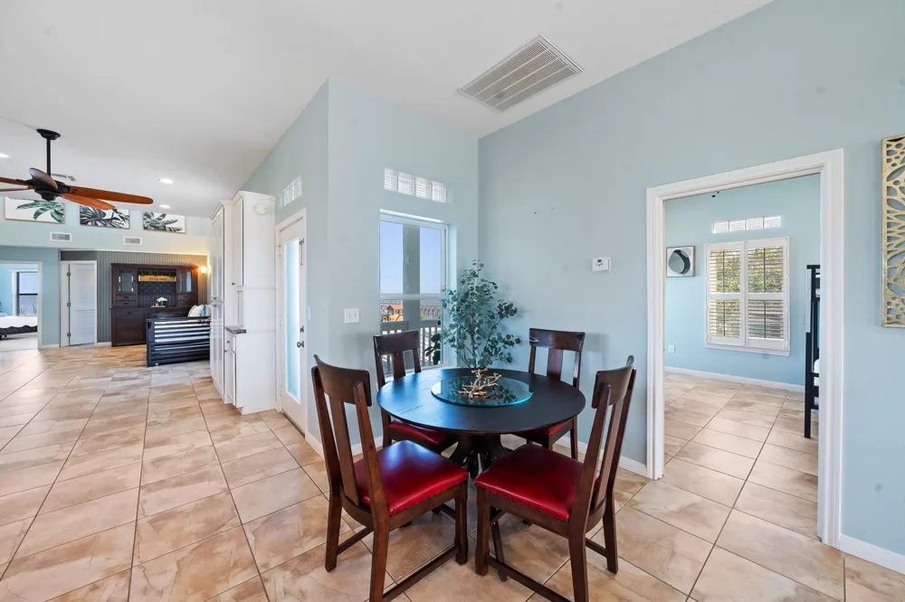 815 5th Street Dickinson, TX 77539