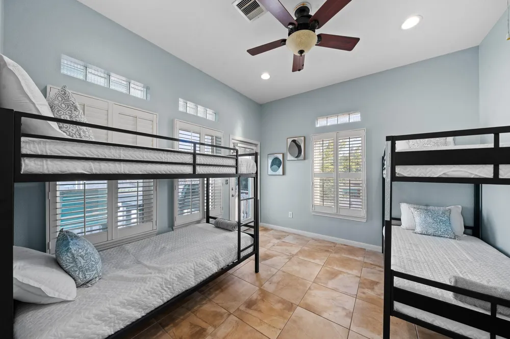 815 5th Street Dickinson, TX 77539