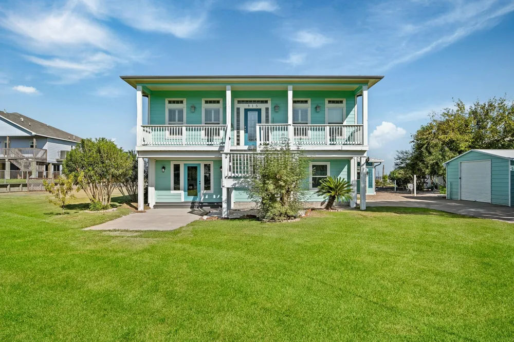 815 5th Street Dickinson, TX 77539