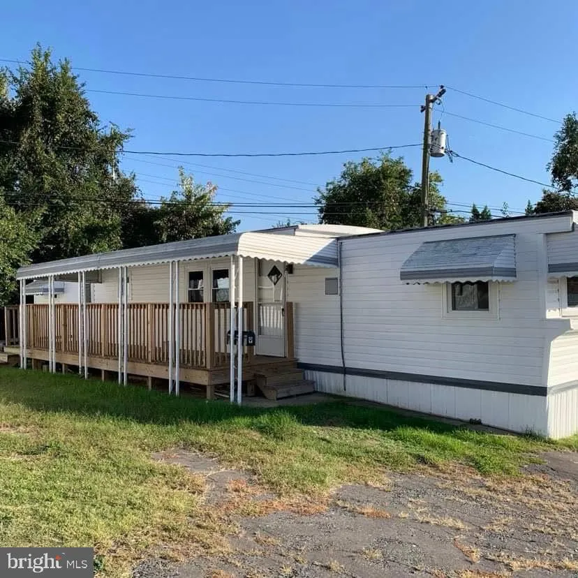 9 COOL BREEZE DRIVE Middle River, MD 21220