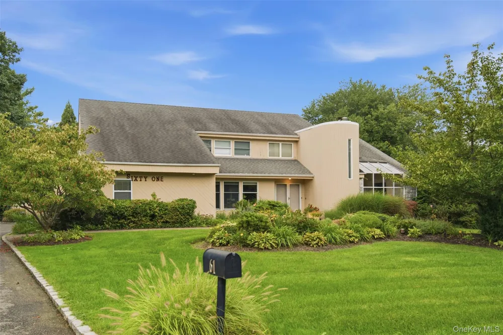 61 Villanova Lane Dix Hills, NY 11746