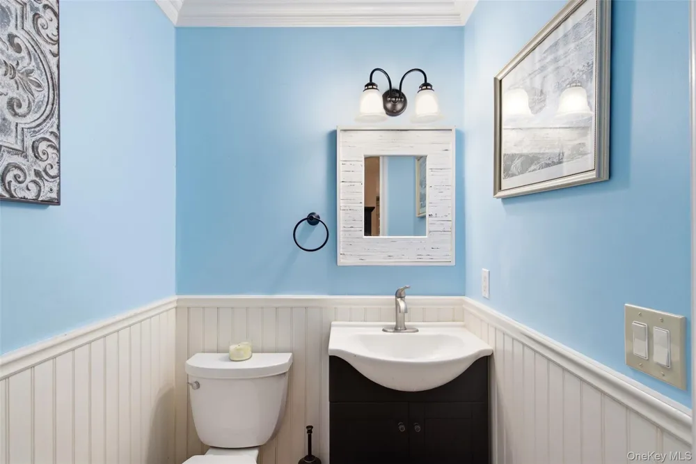 61 Villanova Lane Dix Hills, NY 11746