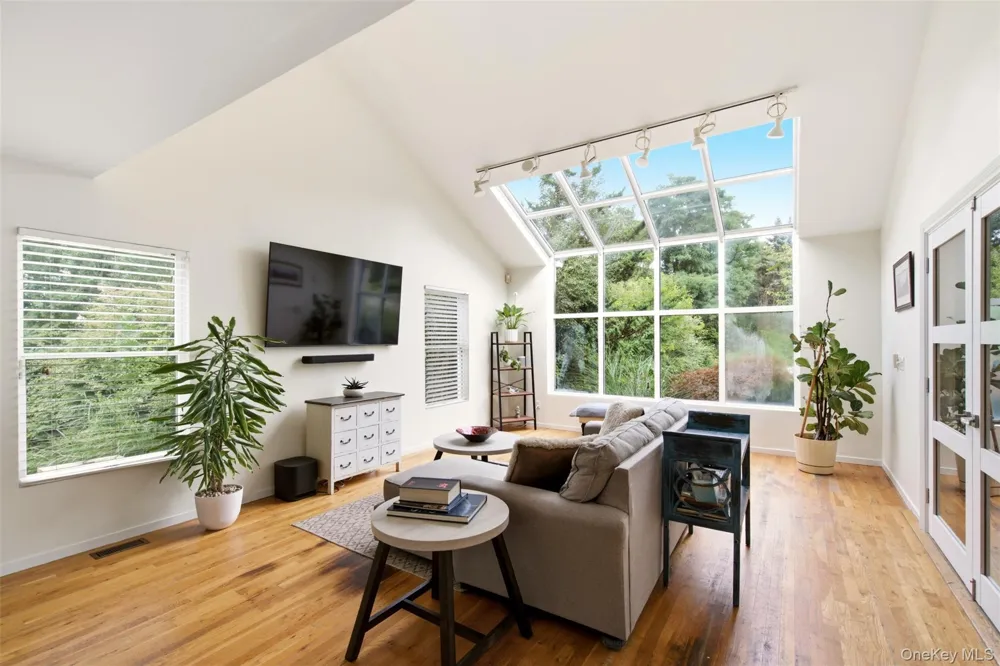 61 Villanova Lane Dix Hills, NY 11746