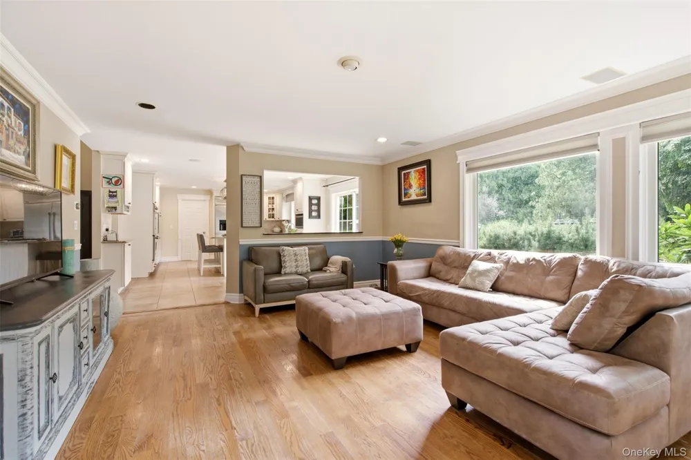 61 Villanova Lane Dix Hills, NY 11746