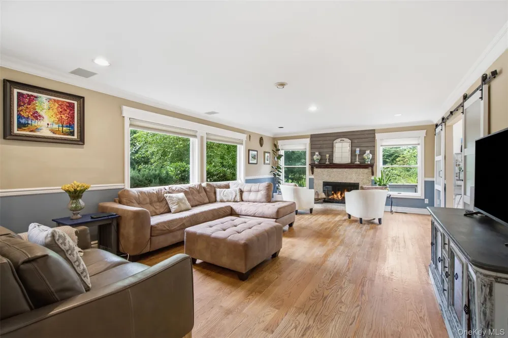 61 Villanova Lane Dix Hills, NY 11746