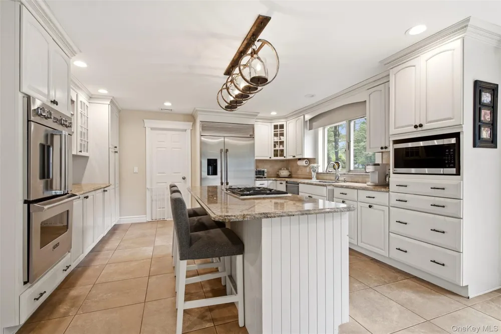 61 Villanova Lane Dix Hills, NY 11746