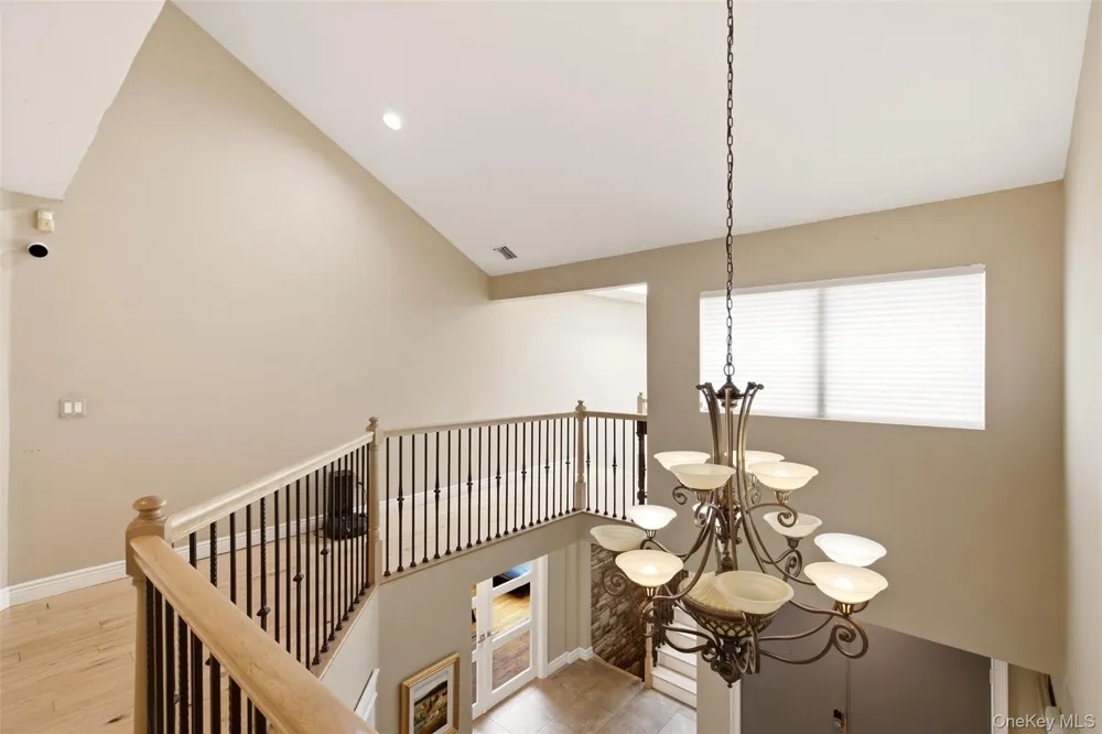 61 Villanova Lane Dix Hills, NY 11746