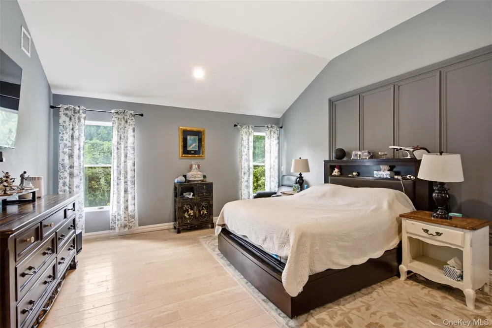 61 Villanova Lane Dix Hills, NY 11746