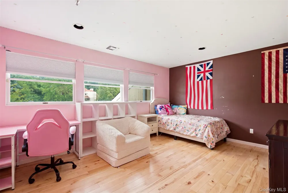61 Villanova Lane Dix Hills, NY 11746