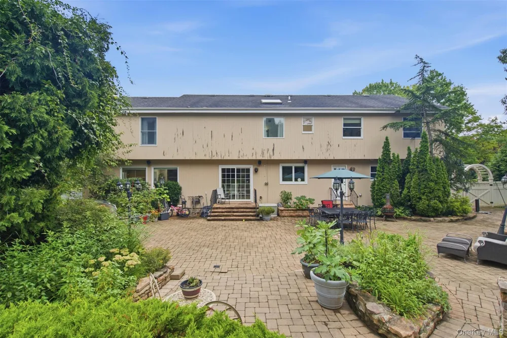 61 Villanova Lane Dix Hills, NY 11746