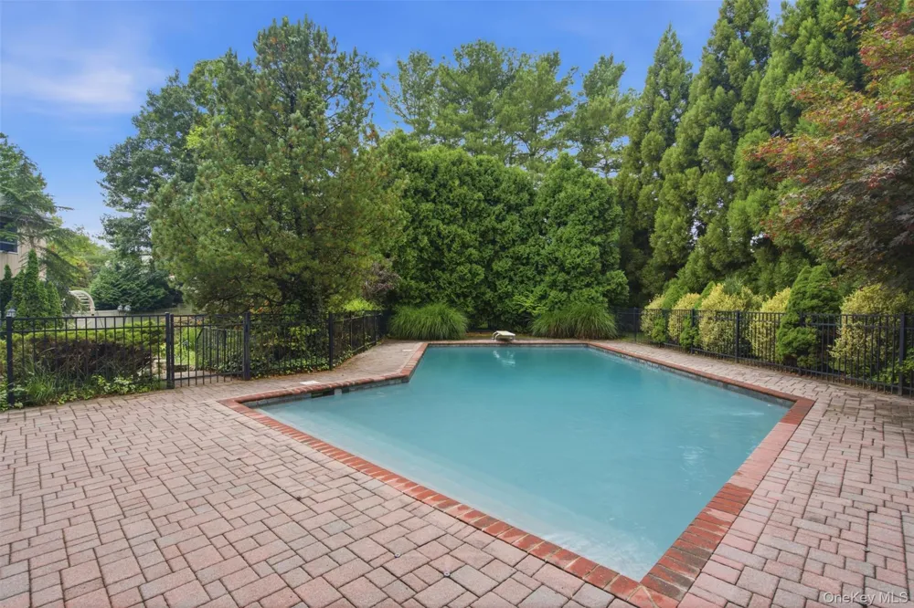 61 Villanova Lane Dix Hills, NY 11746