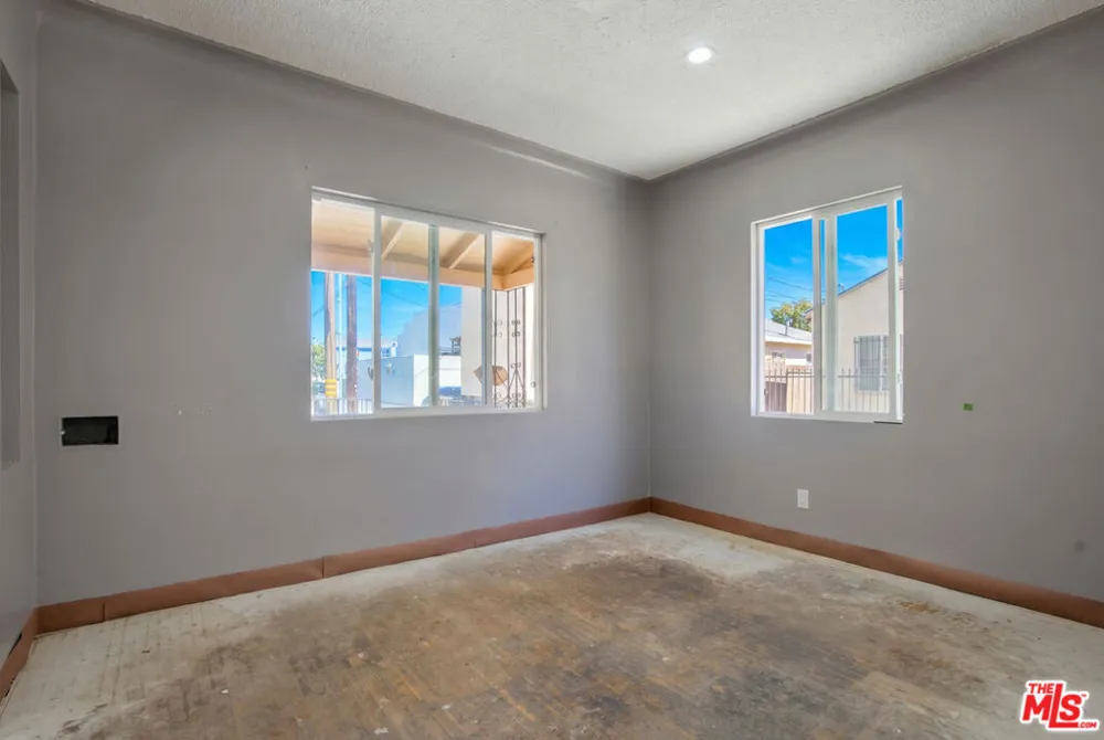 4448 E 56th Street Maywood, CA 90270
