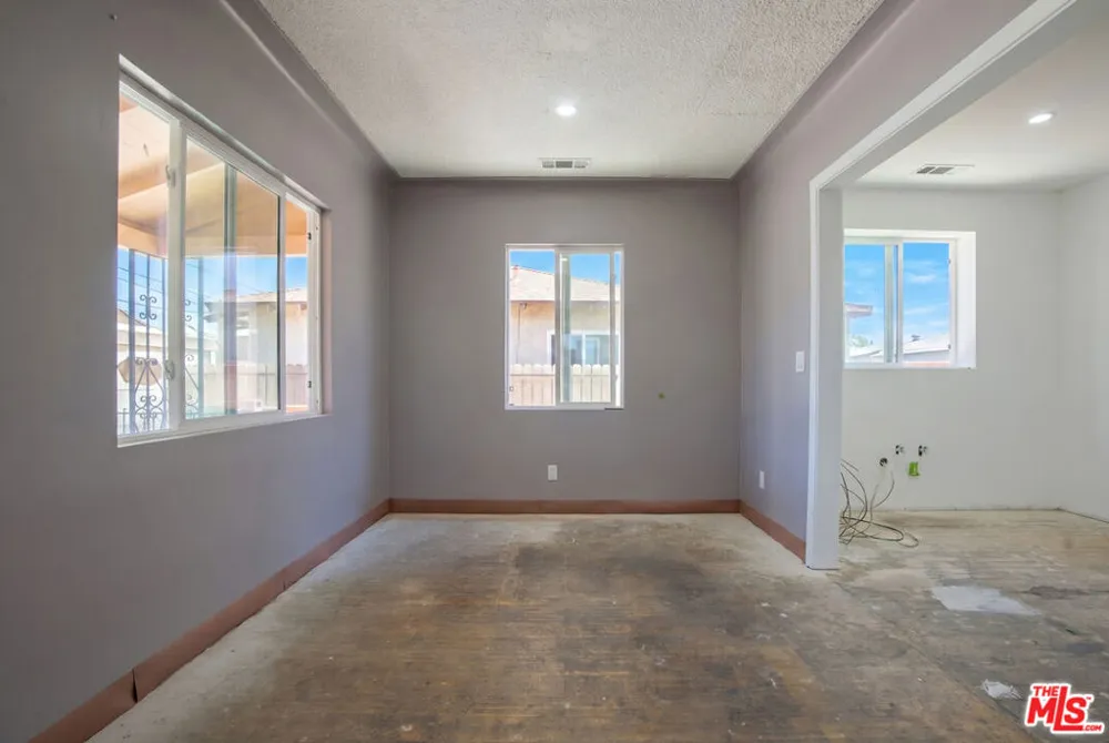 4448 E 56th Street Maywood, CA 90270