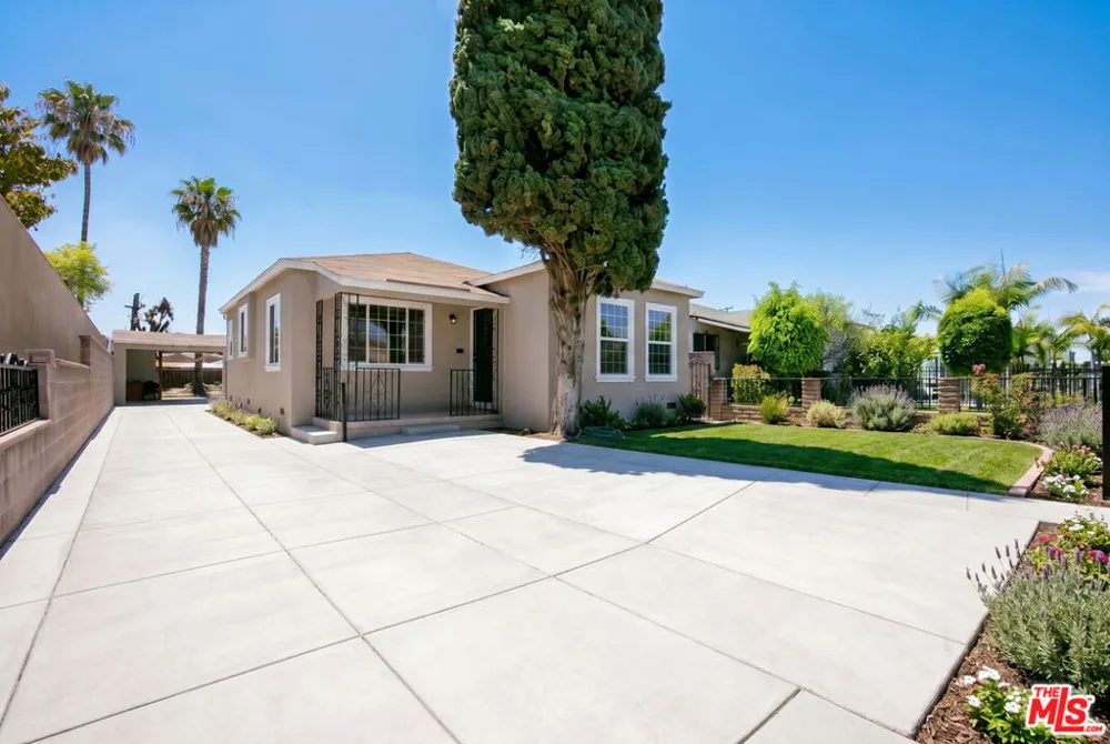 4448 E 56th Street Maywood, CA 90270