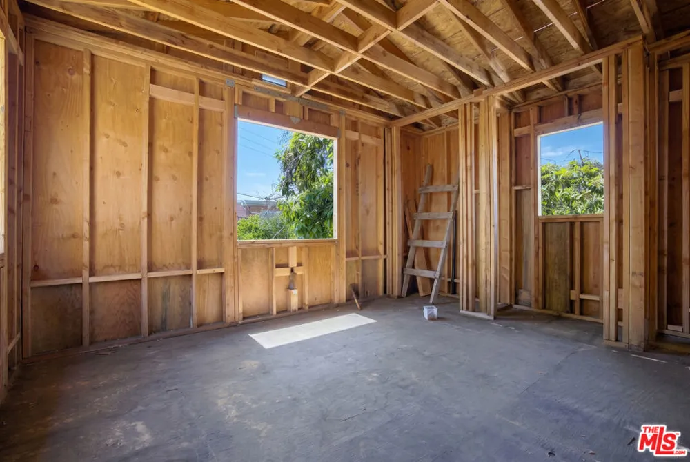 4448 E 56th Street Maywood, CA 90270