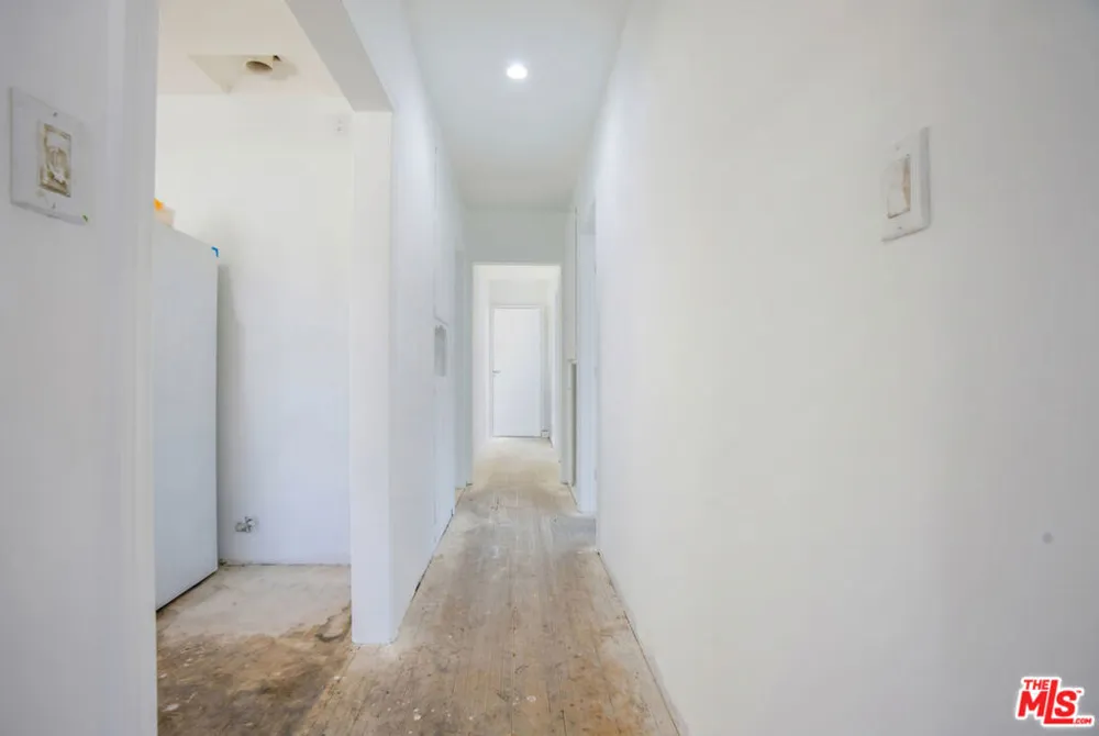 4448 E 56th Street Maywood, CA 90270