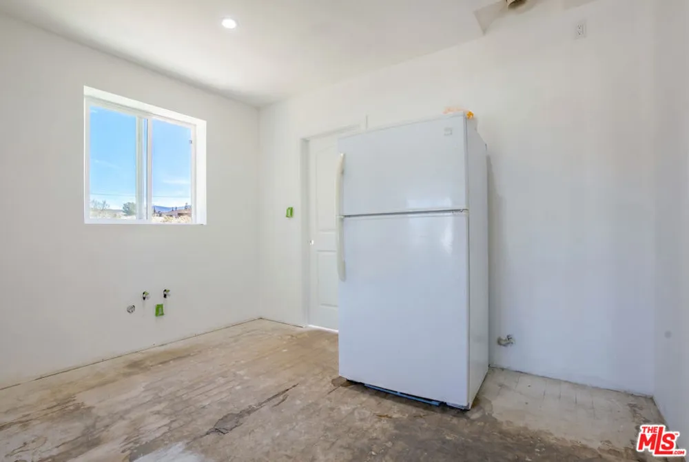 4448 E 56th Street Maywood, CA 90270