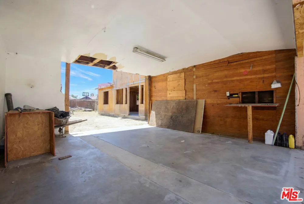 4448 E 56th Street Maywood, CA 90270