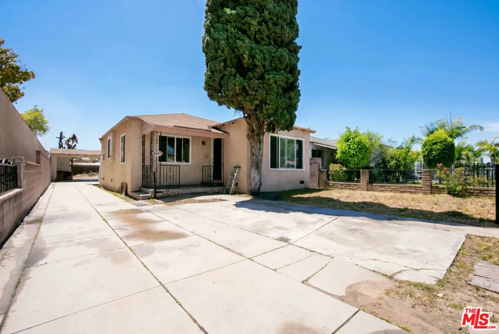 4448 E 56th Street Maywood, CA 90270