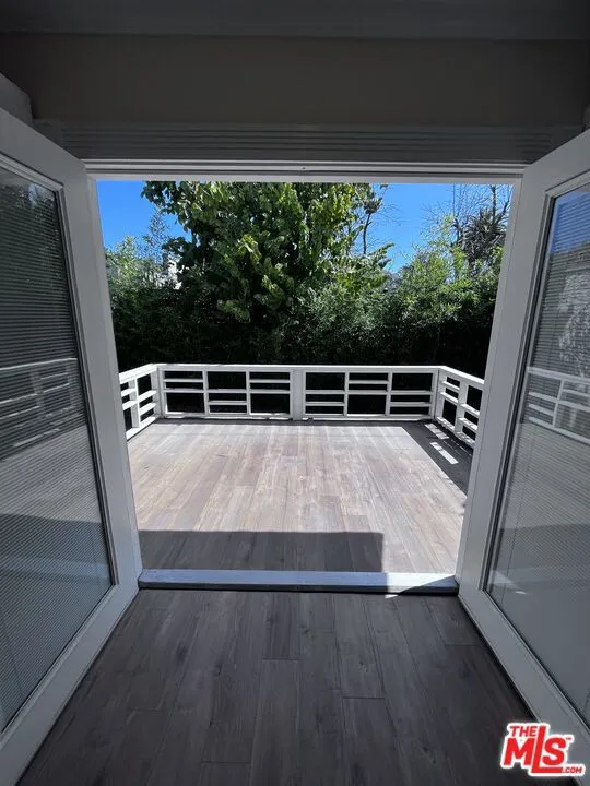 942 S LUCERNE Los Angeles, CA 90019