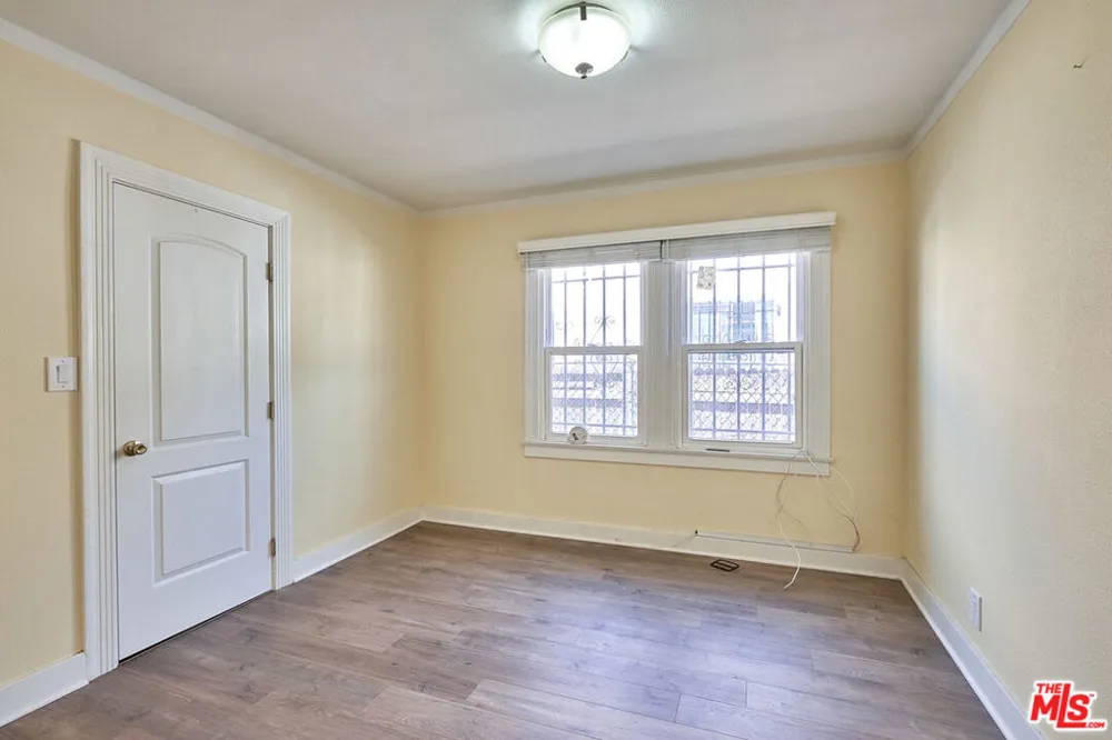 942 S LUCERNE Los Angeles, CA 90019