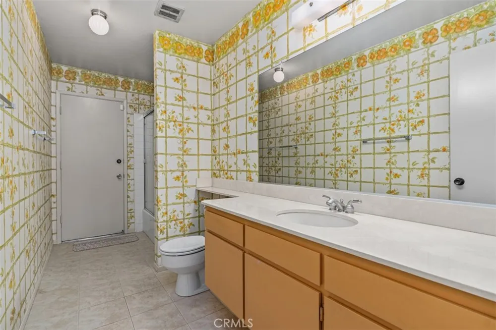 13542 La Jara Cerritos, CA 90703