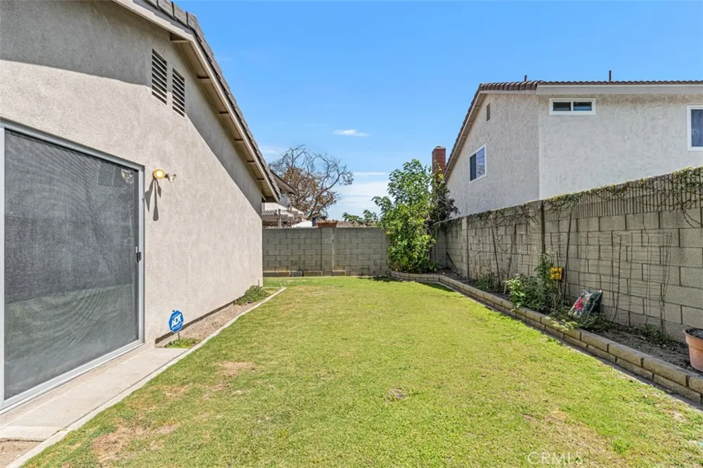 13542 La Jara Cerritos, CA 90703